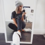 Selfie-pose-in-the-mirror-3.jpg