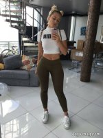 Photo-pose-in-the-mirror-16.jpg