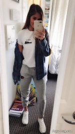 Photo-pose-in-the-mirror-7.jpg