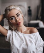 nody2-عکس-دختر-عینکی-برای-پروفایل-1627167588.jpg