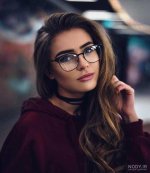 nody-عکس-دختر-با-عینک-دودی-اینستا-1634118092.jpg