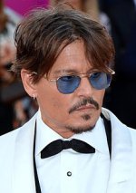 220px-Johnny_Depp_Deauville_2019.jpg