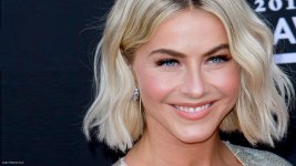 julianne-hough-shutterstockx750.jpg