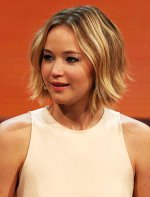 800px-Jennifer_Lawrence_at_214._Wetten,_dass.._?_show_in_Graz,_8._Nov._2014_cropped.jpg