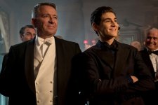 Sean-Pertwee-and-David-Mazouz-in-Gotham-2014-1024x683.jpg