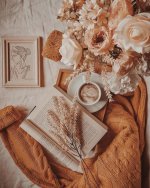 عکس-دختر-با-قهوه-و-کتاب-برای-پروفایل-5.jpg