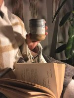 عکس-دختر-با-قهوه-و-کتاب-برای-پروفایل-15 (1).jpg