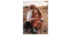 3.Couple-Poses.jpg