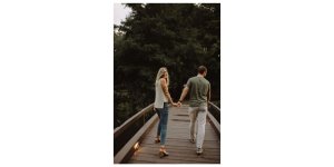 26.Couple-Poses.jpg