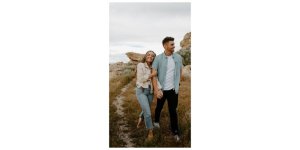 28.Couple-Poses.jpg