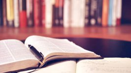 How_to_write_a_book_review_1000x562.jpg