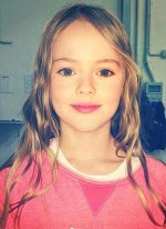 This-beautiful-9-year-old-girl-modeling-world-Photos-irannaz-com-01.jpeg