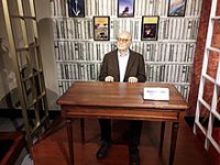 220px-Yılmaz_Büyükerşen_wax_Museum_(Yaşar_Kemal).jpg