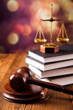 157163198-پتک-،-کد-قانونی-و-مقیاس-عدالت-مفهوم-قانون-،-عکس-های-استودیو.jpg