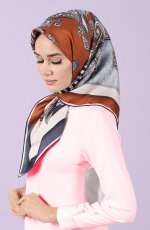 تمام-ویژگی-های-جنس-شال-و-روسری-ابریشمی.jpg