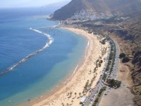 1200px-Playa_de_Las_Teresitas_en_Santa_Cruz.jpg