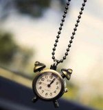 عکس-پروفایل-ساعت-جلوی-ماشین.jpg