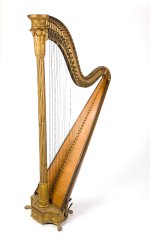 M217_-_pedalharpa_-_Erard_Freres_-_före_1902_-_foto_Olav_Nyhus.jpg