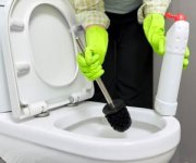 تمیزکردن-سرویس-بهداشتی.jpg