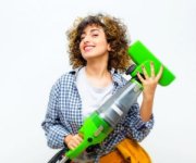 استفاده-از-جاروبرقی.jpg