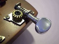 220px-Stemmechanisme_ukelele_closeup-1.jpg