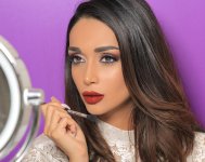 elnaz-golrokh-makeup-artist.jpg