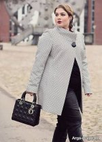 Large-size-coat-model-1.jpg