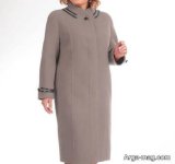 Large-size-coat-model-10.jpg
